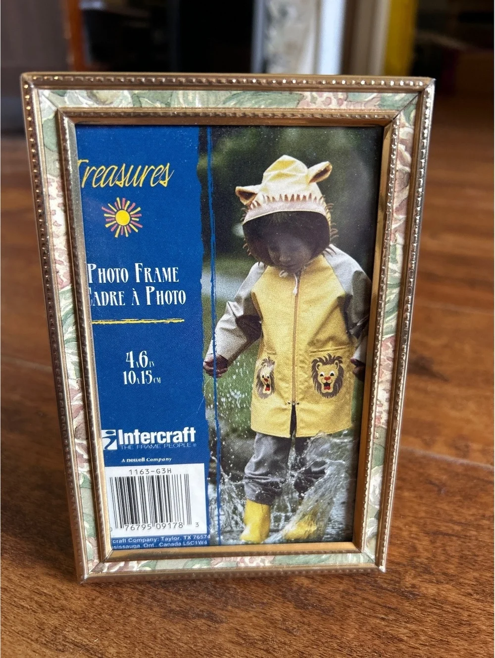 Intercraft Treasures Gold Tone Decorative Photo Frame 4x6 Inches
